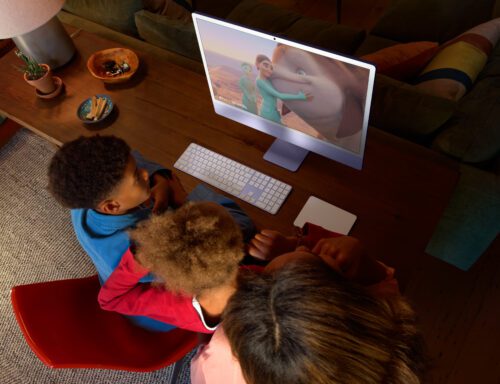 Apple iMAC 24", M4 8CPU, 8GPU, 16GB RAM, 256GB SSD, 24"-inch Liquid Retina display with Standard glass, Magic mouse, Magic keyboard with Touch ID, 1-year Warranty, Silver - MWUC3 B/A